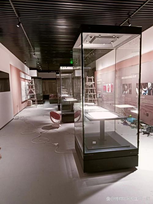 博物館展示柜燈光安裝位置選擇與展柜設(shè)計安裝指南